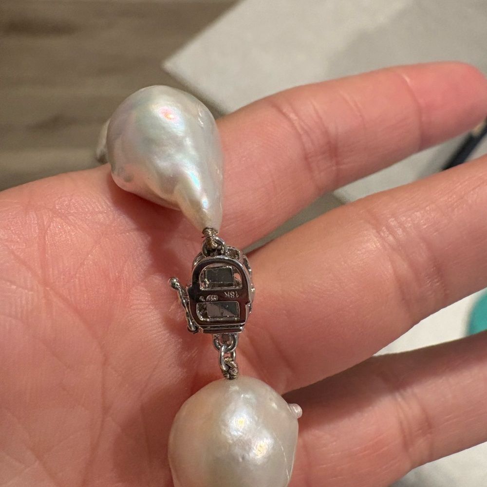 Tiffany & Co. Iridescent White Pearl Necklace - Picture 3 of 5